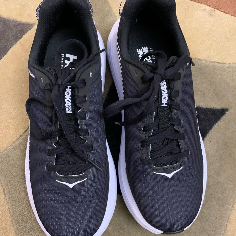 Hoka One One Rincon 2. Like new!